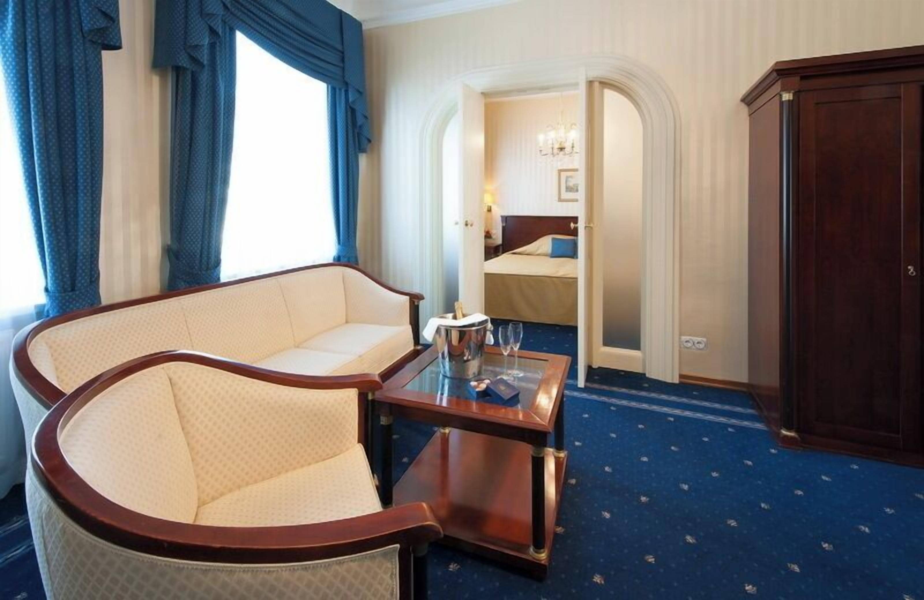Photo - Ambassador Hotel