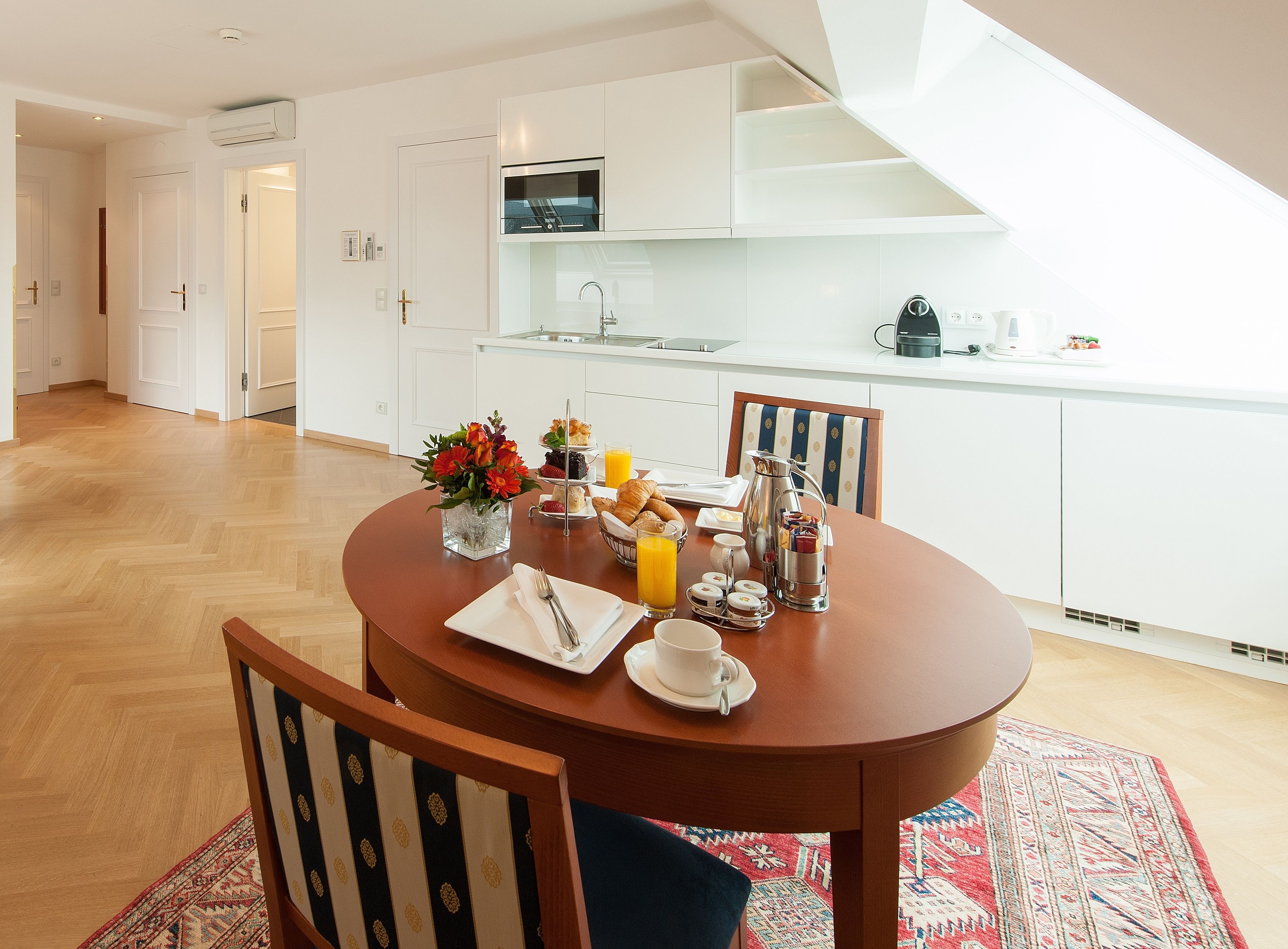 apartment, 1 bedroom, kitchenette | in-room dining