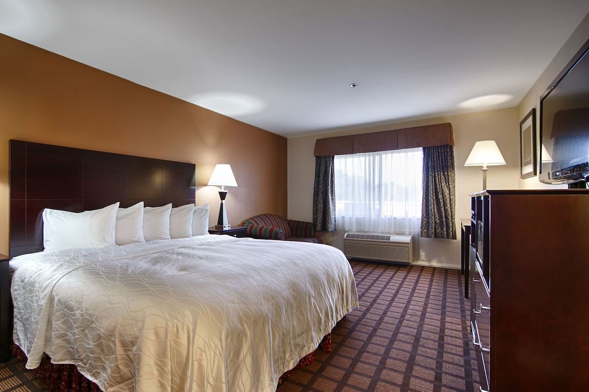 Egyptian cotton sheets, premium bedding, down comforters, pillowtop beds