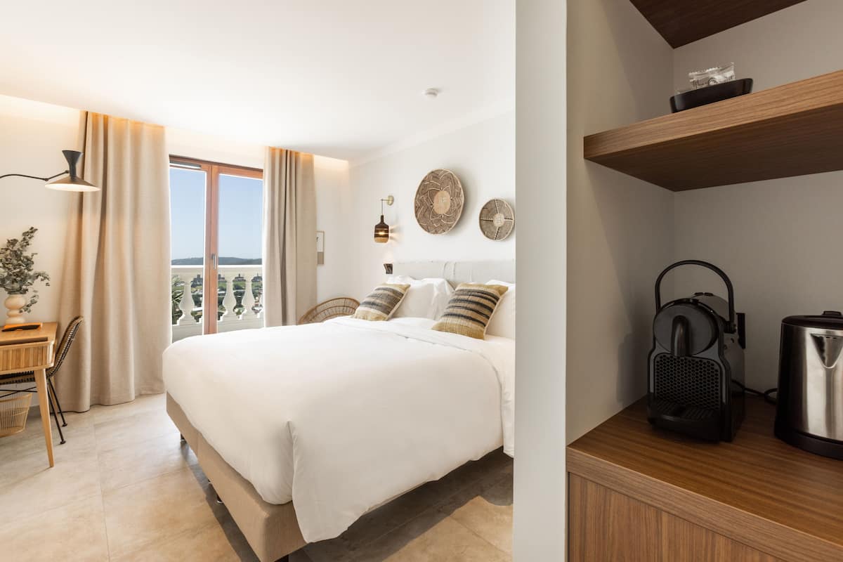 1 bedroom, premium bedding, pillowtop beds, minibar