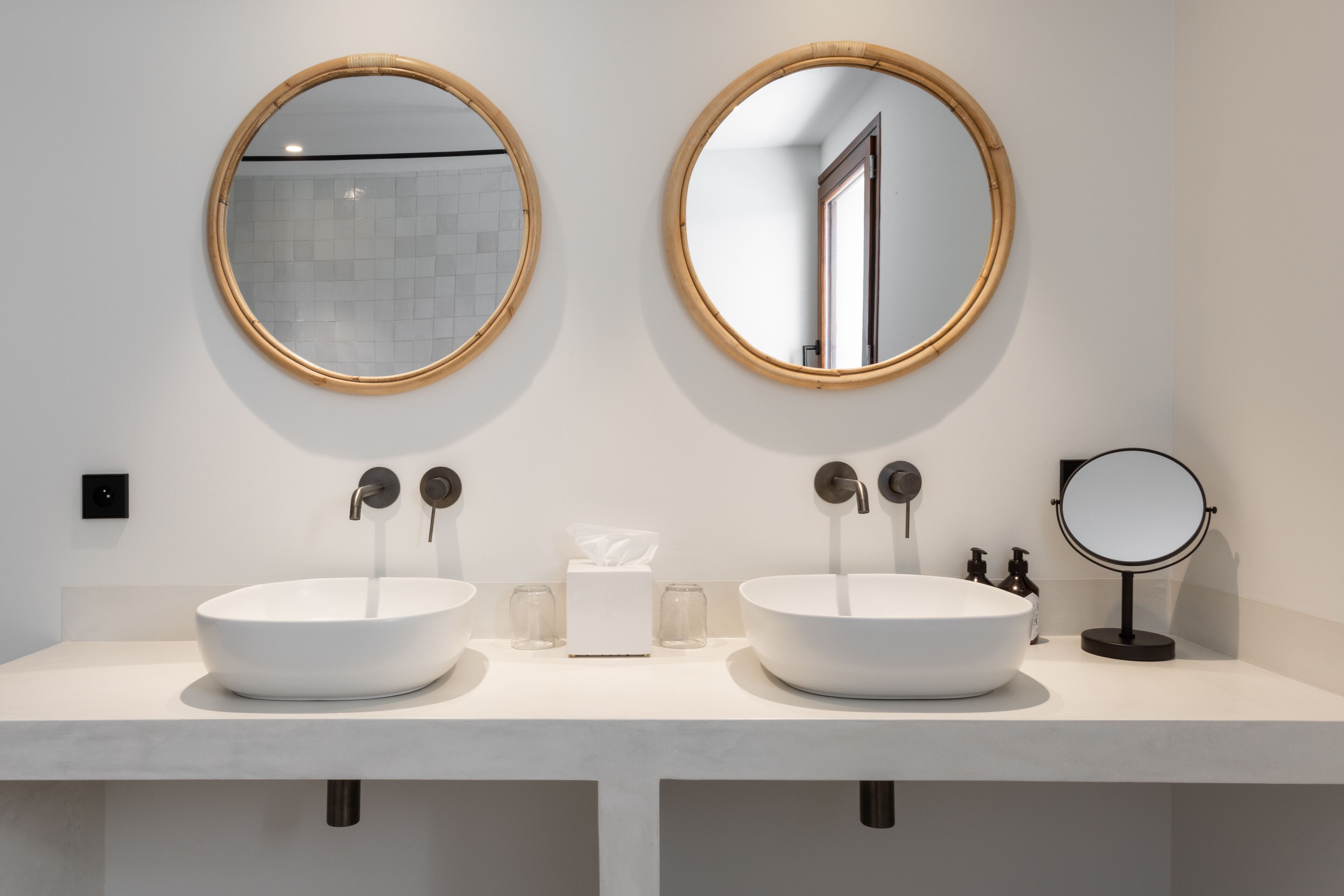 junior suite | bathroom | bathtub, free toiletries, hair dryer, towels