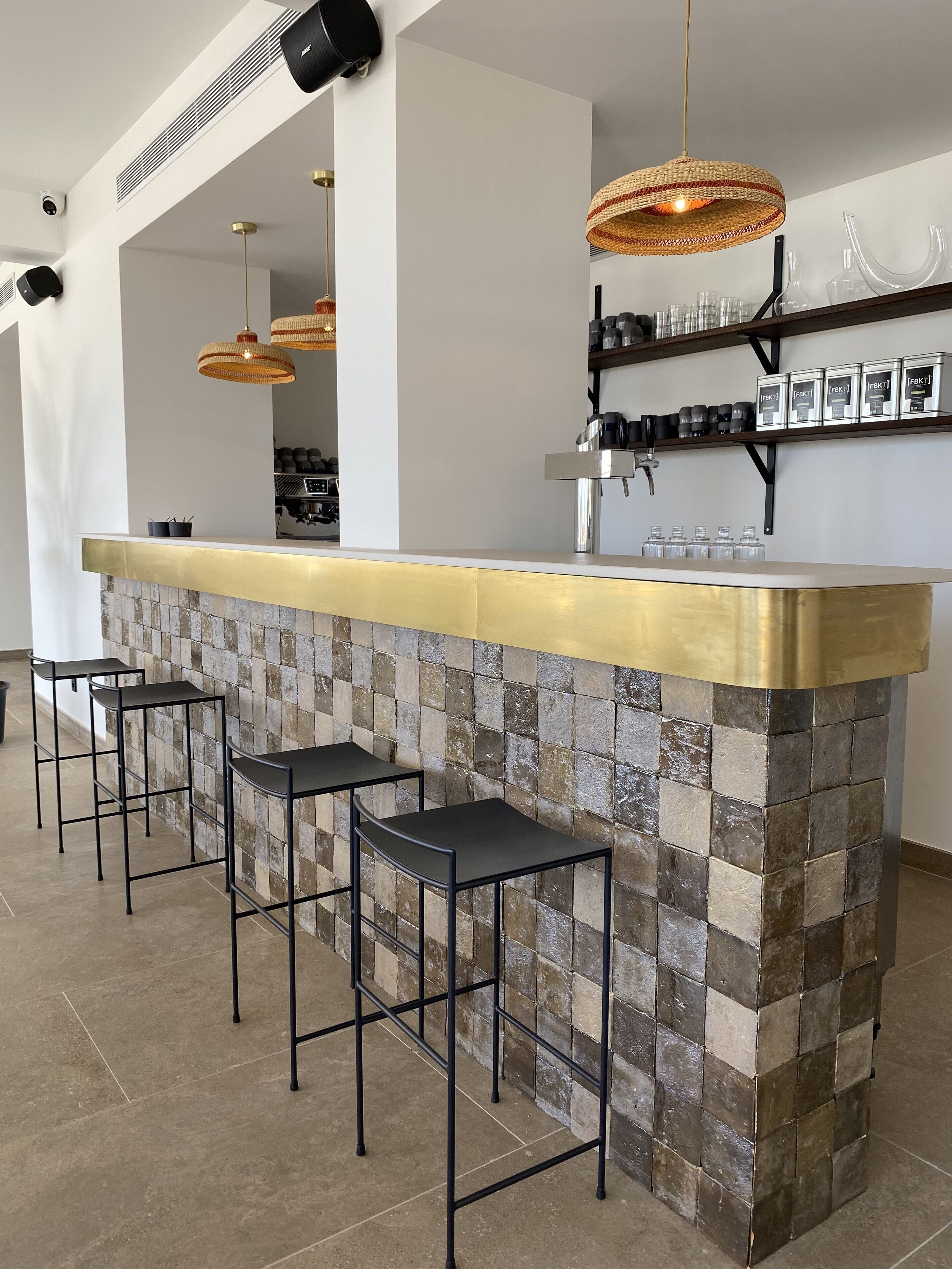 daily continental breakfast (eur 25 per person)