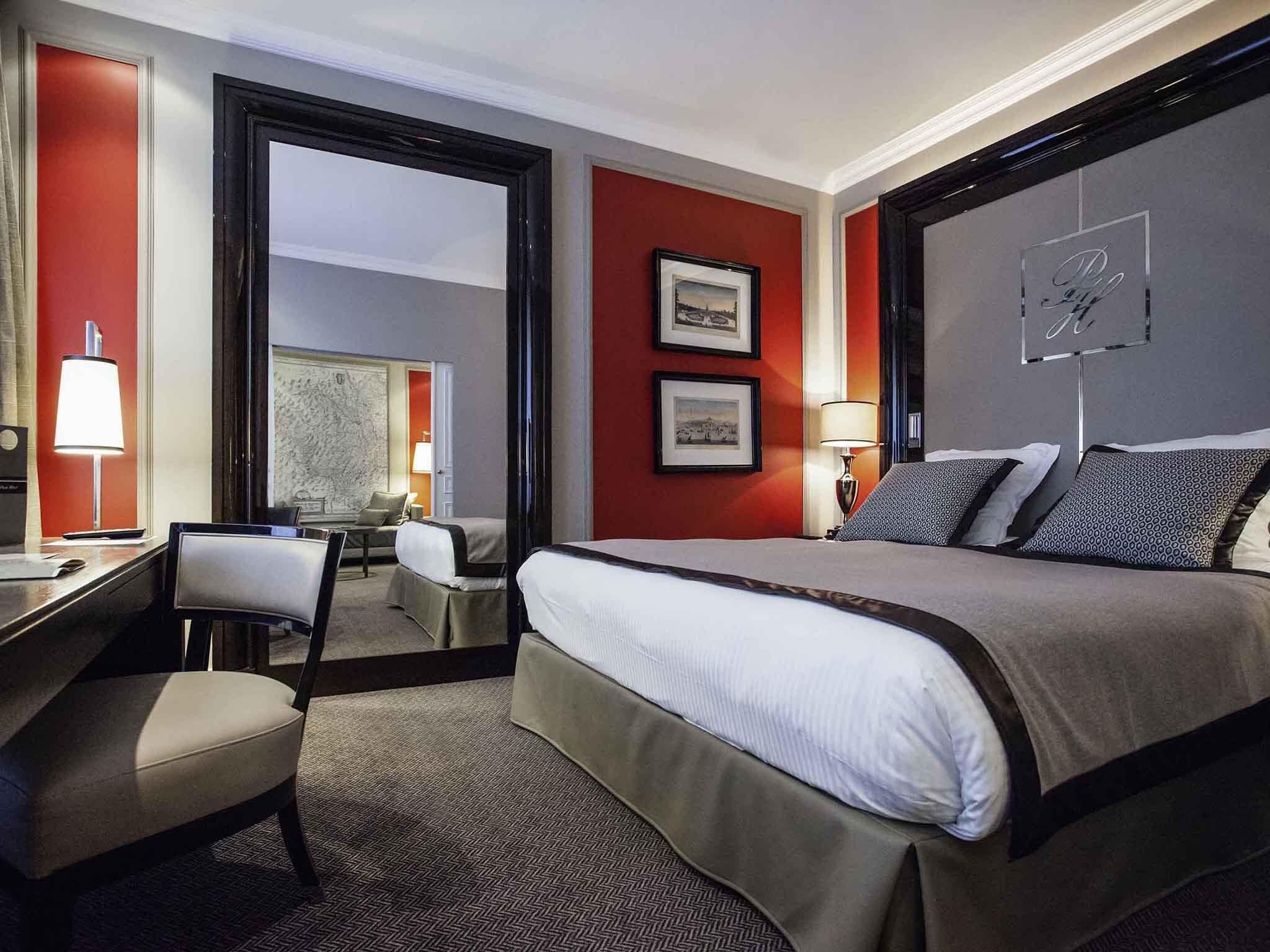 Suite, 1 kingsize bed, uitzicht op de binnenplaats (City View) | Luxe beddengoed, donsdekens, een gratis minibar, een kluis op de kamer