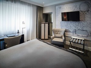 Klassieke kamer, 1 queensize bed, uitzicht op stad (City View) | Luxe beddengoed, donzen dekbedden, een gratis minibar