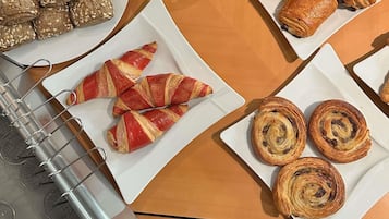 Frukostbuffé varje dag mot avgift