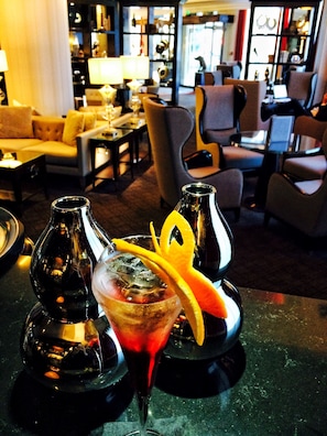 Bar lounge