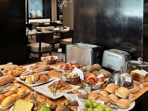 Desayuno buffet todos los días (con cargo)