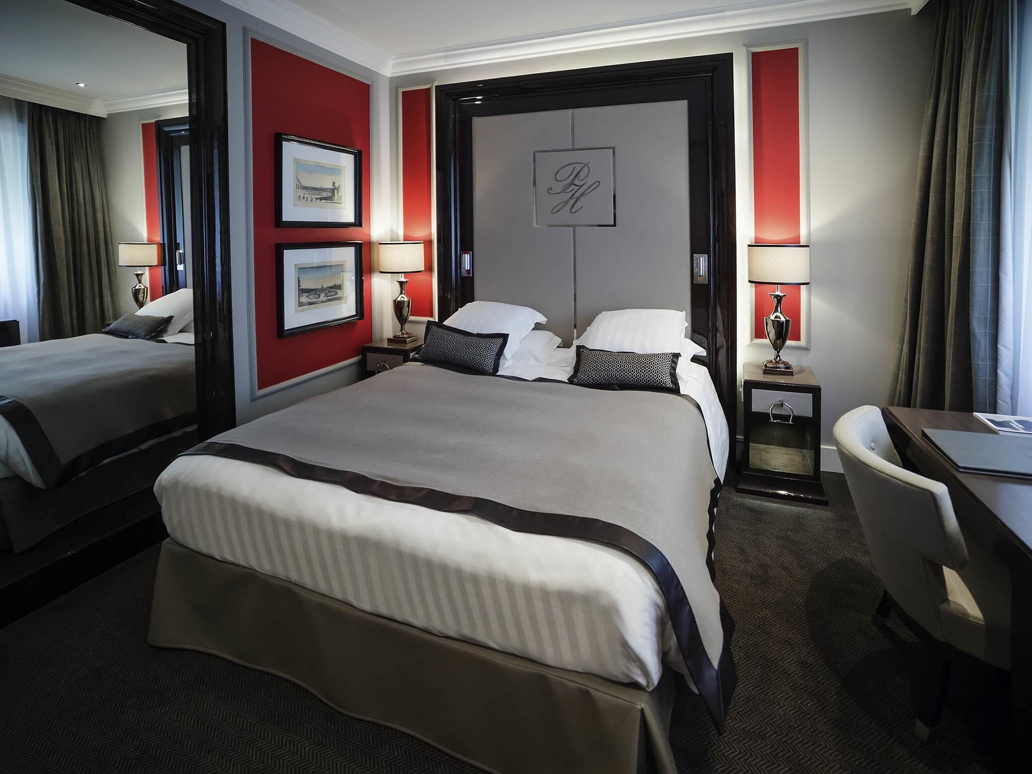 Classic Room, 1 Queen Bed, City View (City View)