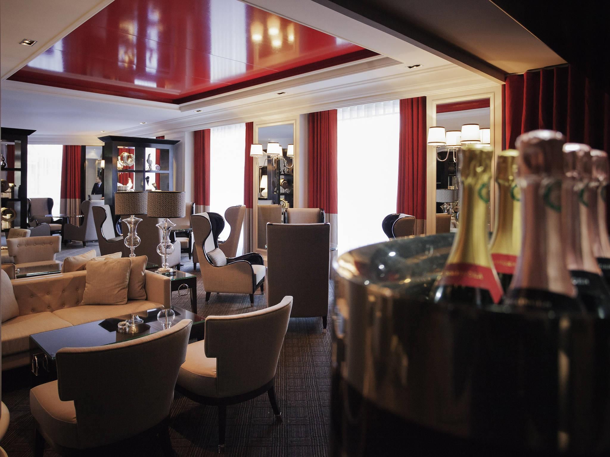 Bar (in der Unterkunft)