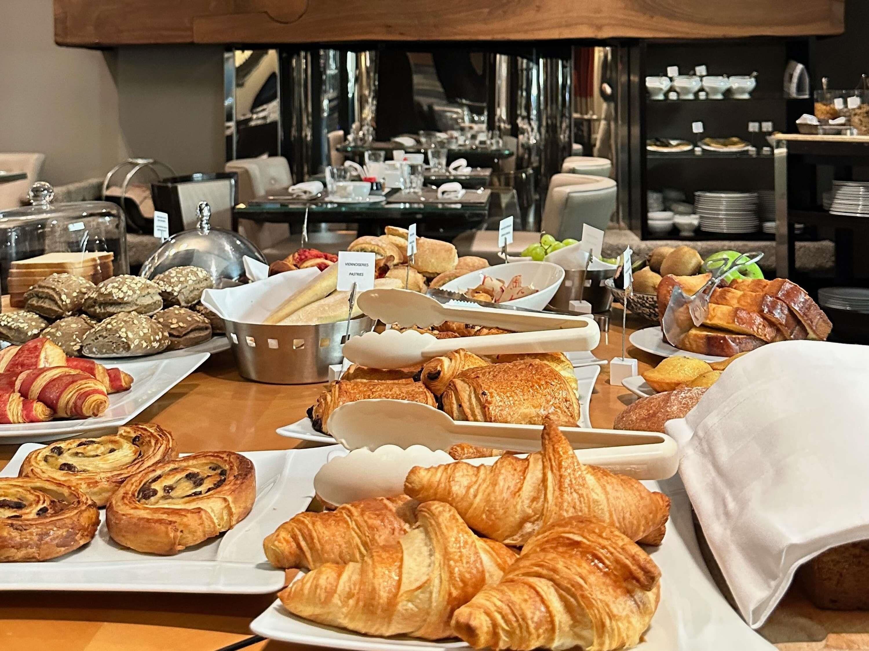 Daily buffet breakfast (EUR 21 per person)