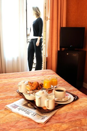 Minibar, in-room safe, desk, soundproofing
