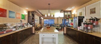 Russell Inn & Suites