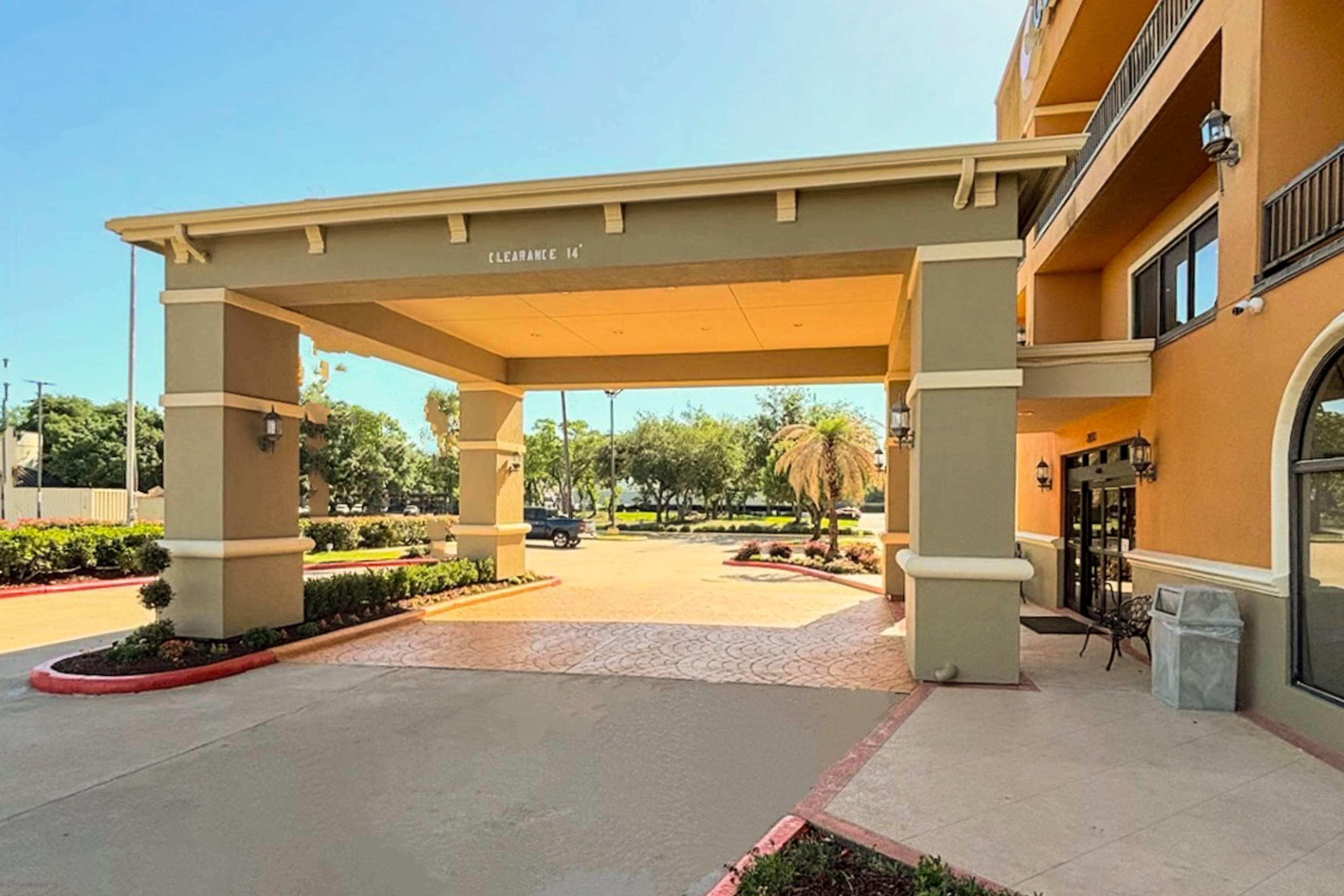Photo - Comfort Suites Westchase Houston Energy Corridor
