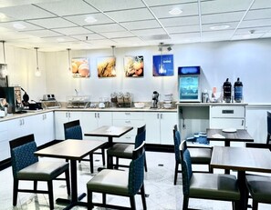 Free daily continental breakfast 