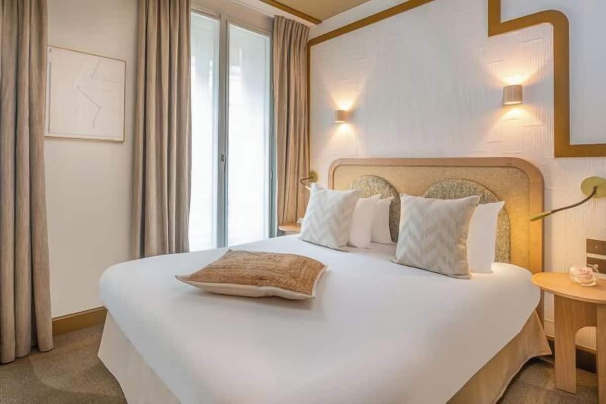 1 bedroom, premium bedding, minibar, in-room safe