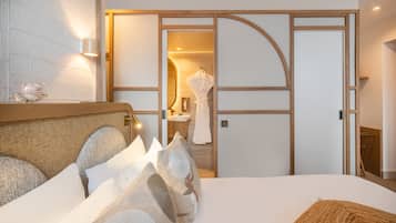 Classic Double Room | Premium bedding, minibar, in-room safe, desk