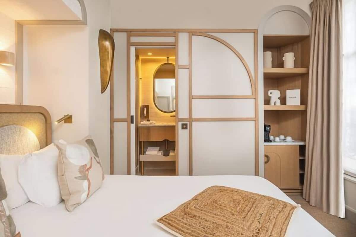 1 bedroom, premium bedding, minibar, in-room safe
