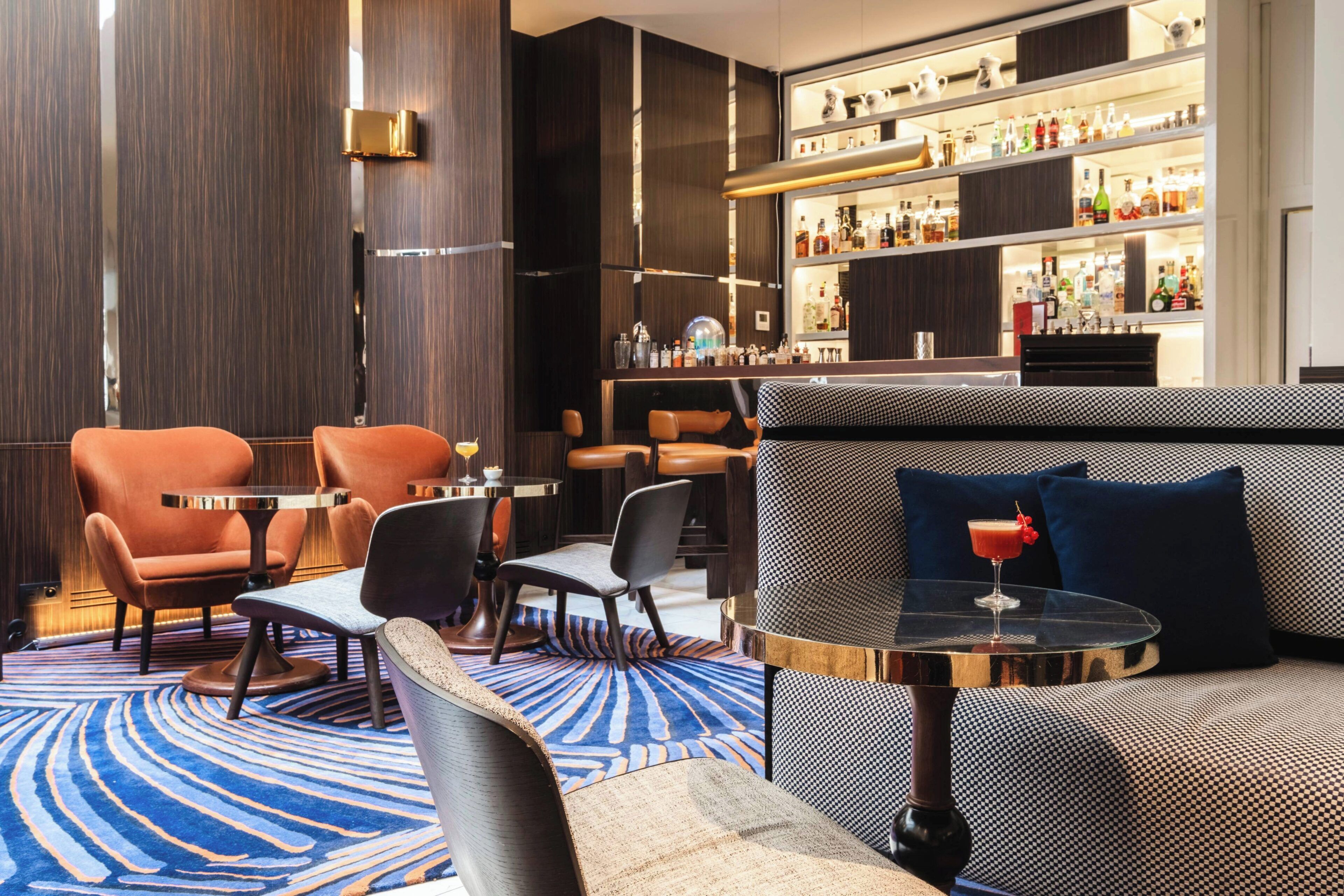 Bar lounge