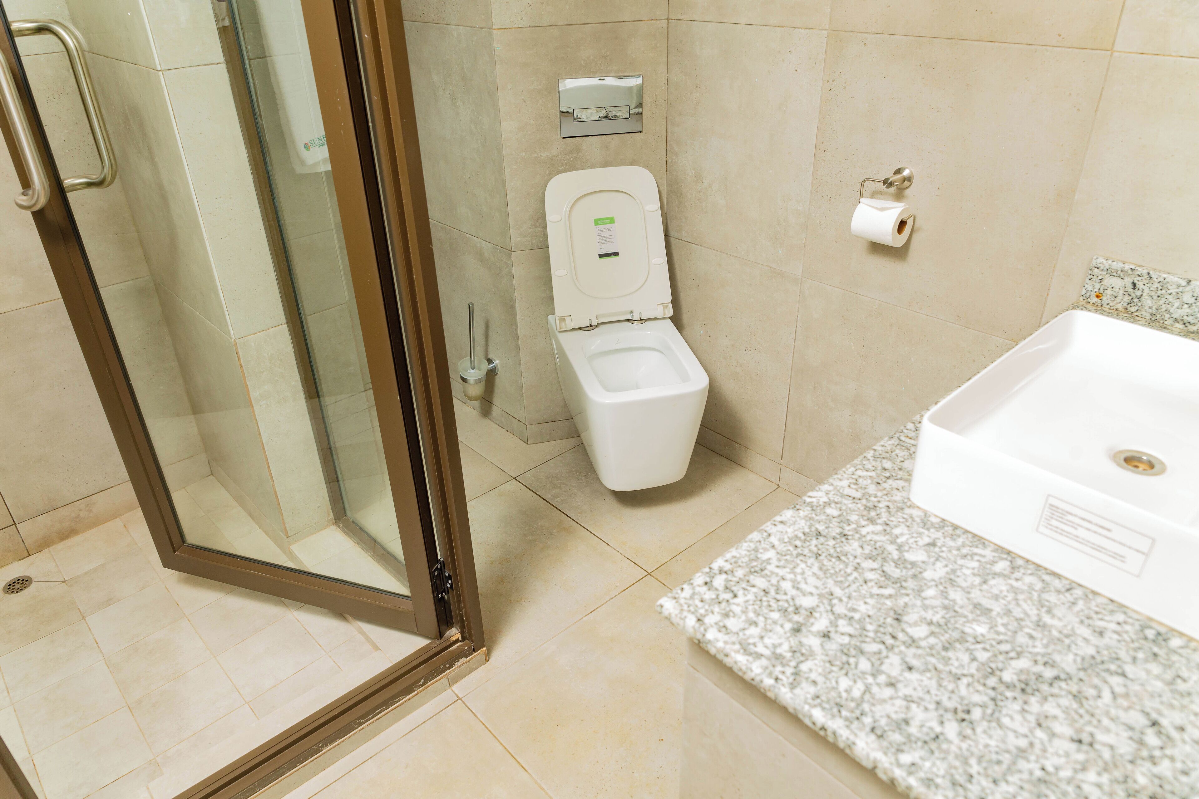 shower, free toiletries, towels