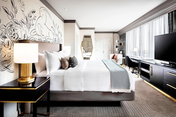 Frette Italian sheets, premium bedding, in-room safe, desk at The Gwen, a Luxury Collection Hotel, Michigan Avenue Chicago