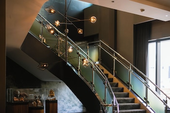 Hotel entrance and lobby at The Gwen, a Luxury Collection Hotel, Michigan Avenue Chicago