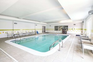 Piscine intérieure
