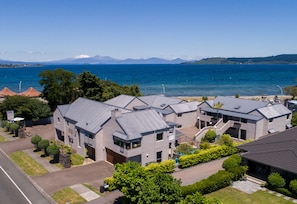 Aerial view - Baycrest Lodge (Taupo)