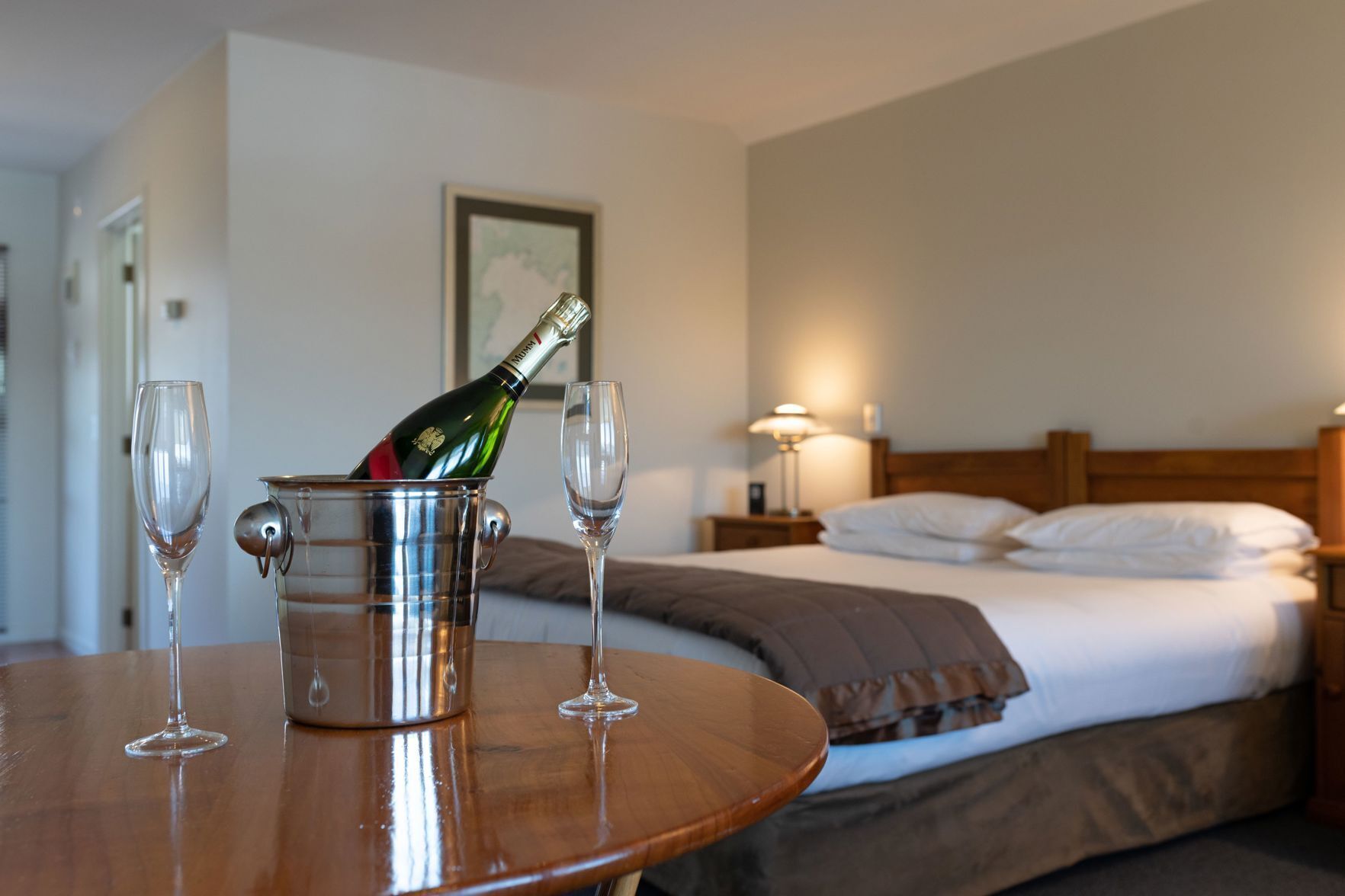 Hochwertige Bettwaren, Bügeleisen/Bügelbrett, kostenloses WLAN