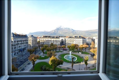 View from property. Hôtel d'Angleterre Grenoble Hyper-Centre