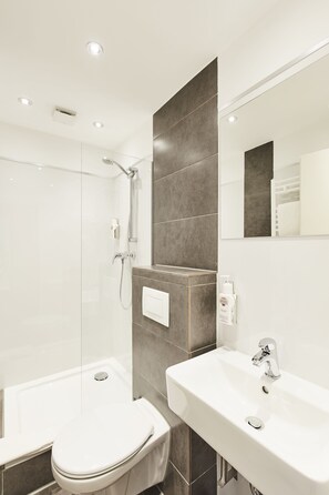 Chambre Double Confort | Salle de bain