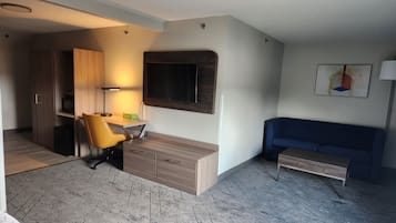 Suite, 1 King Bed with Sofa bed, Accessible Bathtub (Communications) | Desk, iron/ironing board, free cribs/infant beds, rollaway beds