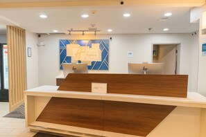 Exterior - Holiday Inn Express & Suites Alliance by IHG (Alliance)
