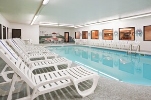 Pool - Holiday Inn Express & Suites Alliance by IHG (Alliance)
