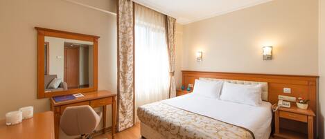 Frette Italian sheets, premium bedding, Select Comfort beds, minibar