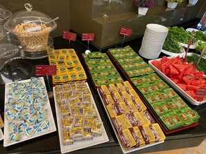 Tägliches inbegriffenes Frühstücksbuffet