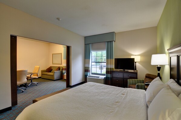 Suite, 1 King Bed, Non Smoking | Desk, blackout drapes, iron/ironing board, free cribs/infant beds