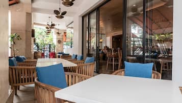 4 Restaurants, Frühstück, Mittagessen, Abendessen, internationale Küche