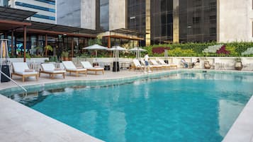 2 piscinas al aire libre, tumbonas