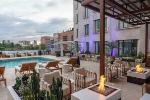 4 restaurants, spécialités Cuisine internationale