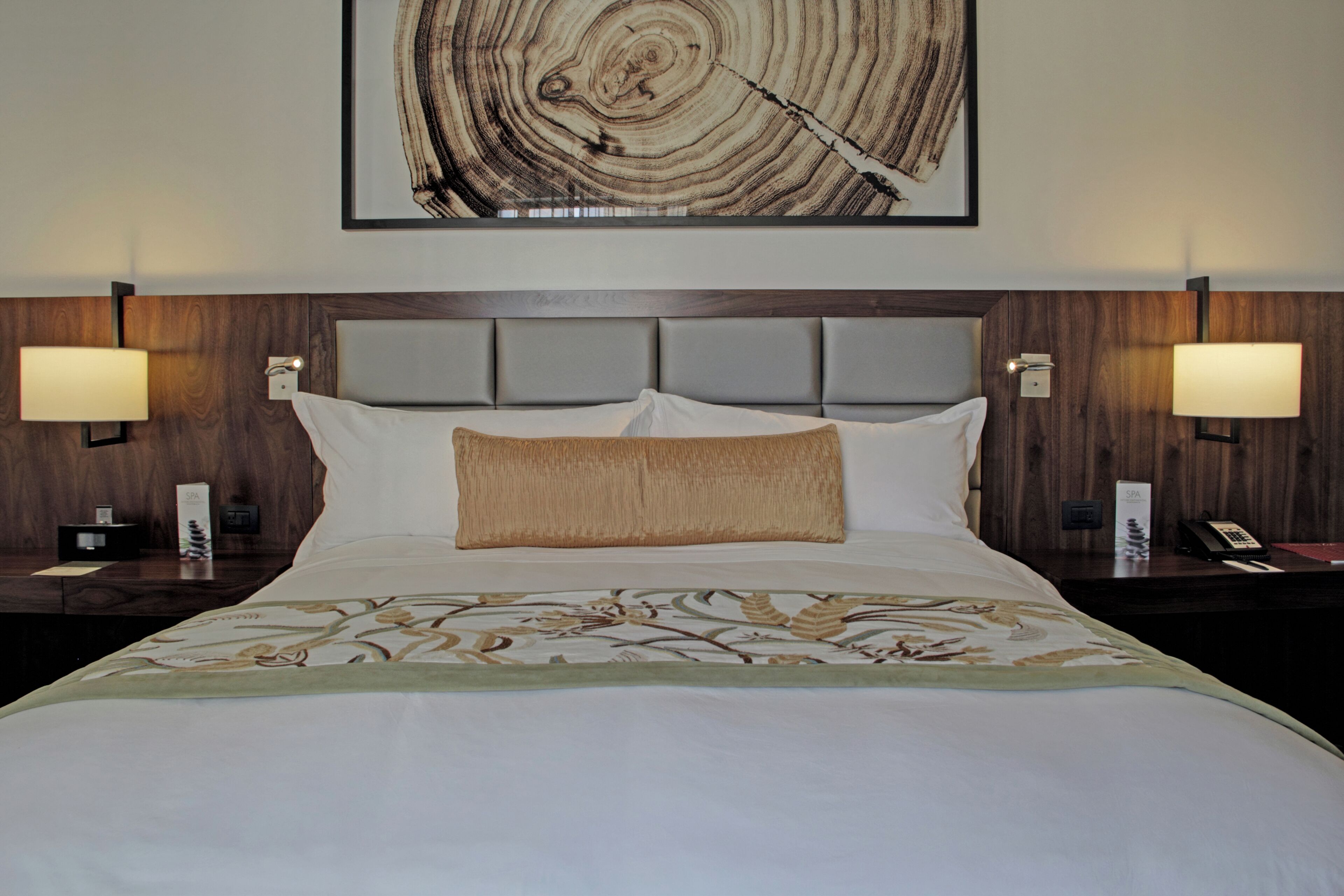 Egyptian cotton sheets, premium bedding, pillow-top beds, minibar