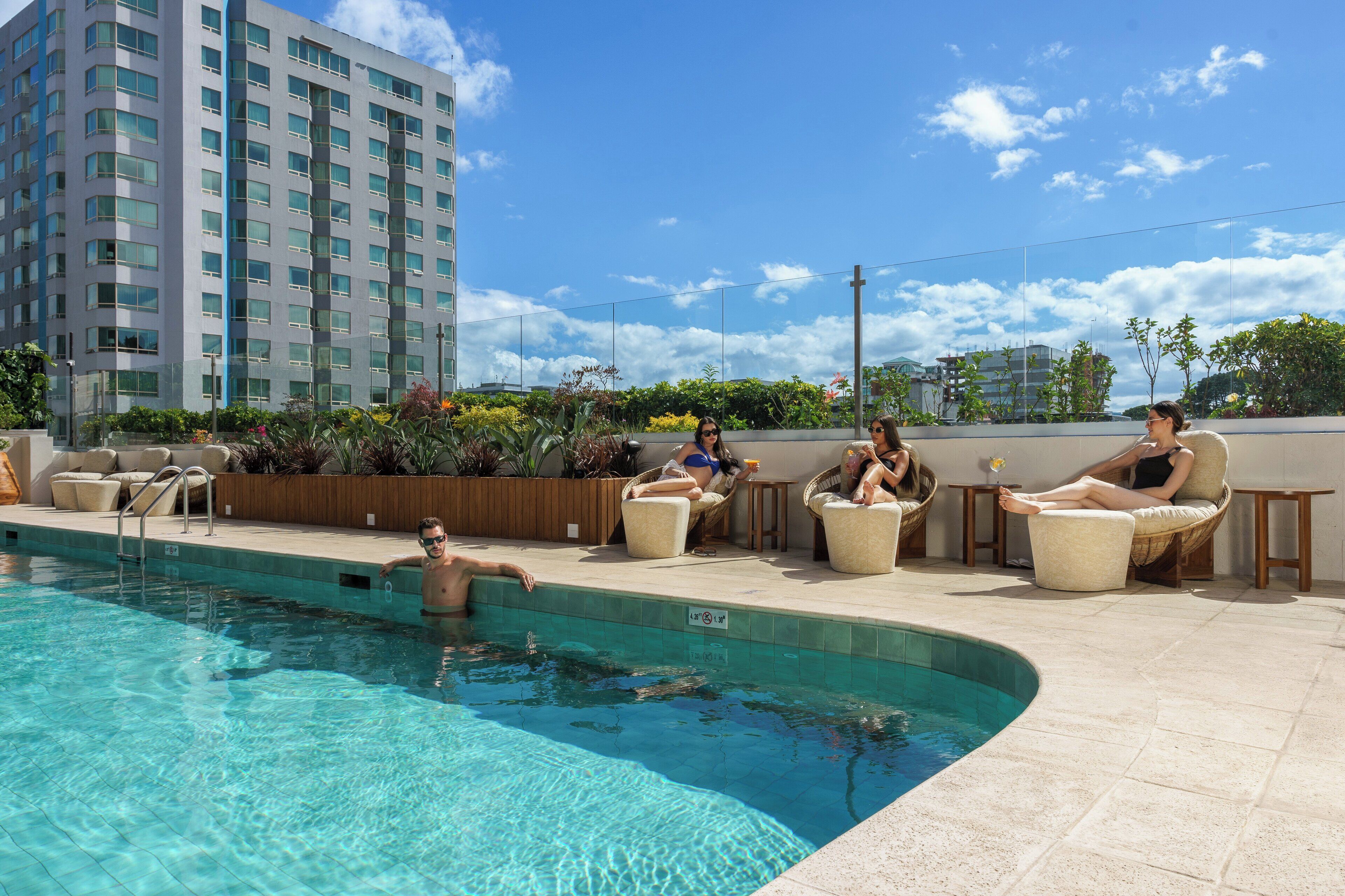 2 outdoor pools, pool loungers