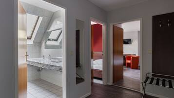 Minibar, Schreibtisch, Bügeleisen/Bügelbrett, kostenloses WLAN