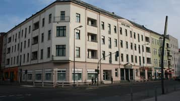 Fassade der Unterkunft – Abend/Nacht