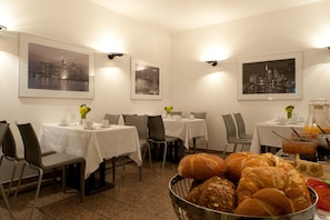 Breakfast area - Hotel Topas (Frankfurt)