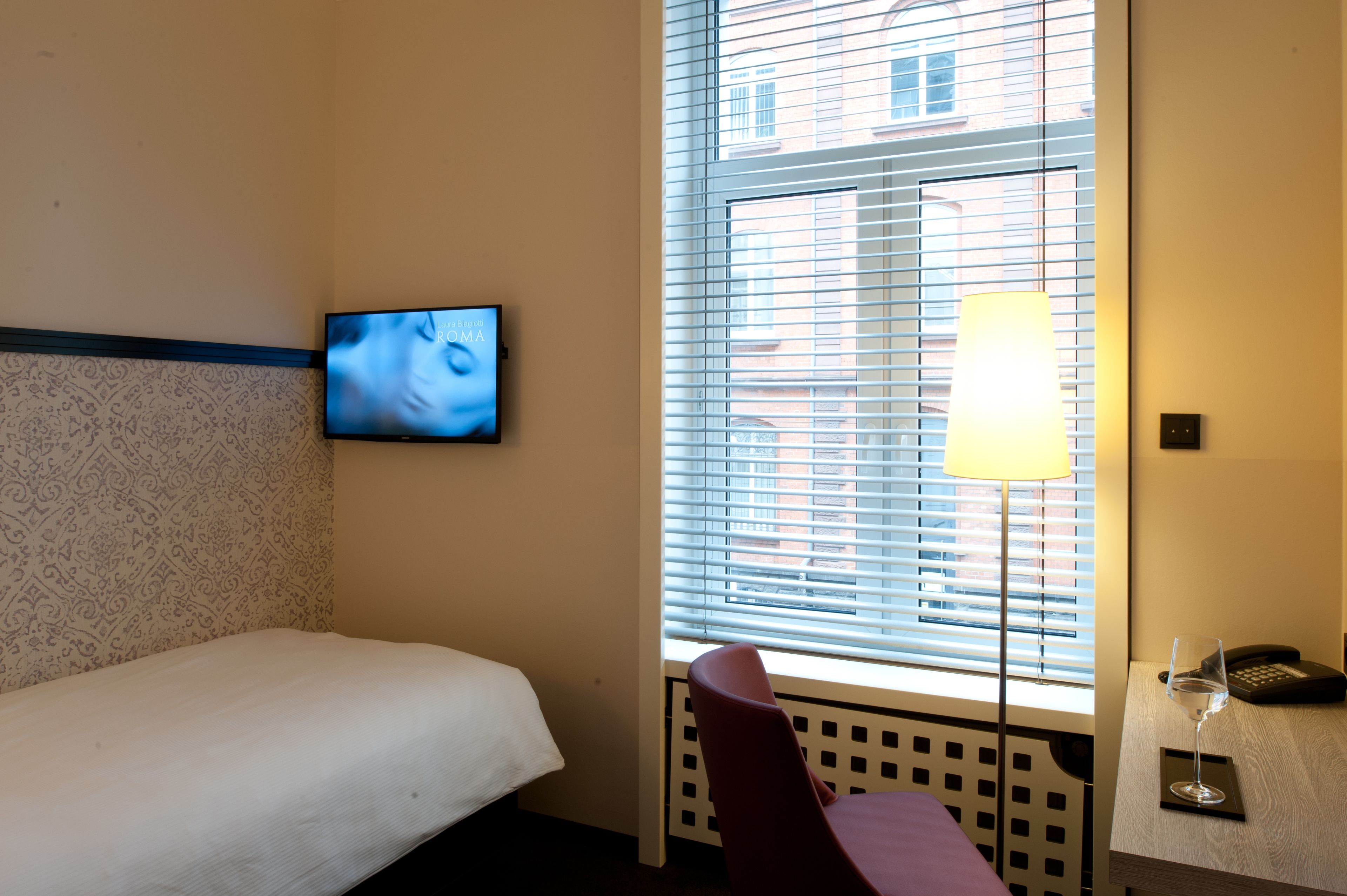 standard single room | 2 bedrooms, hypo-allergenic bedding, minibar, in-room safe