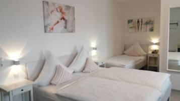 Míníbar, straujárn/strauborð