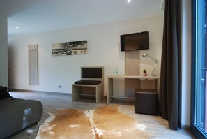 Double Room | Living area | Flat-screen TV