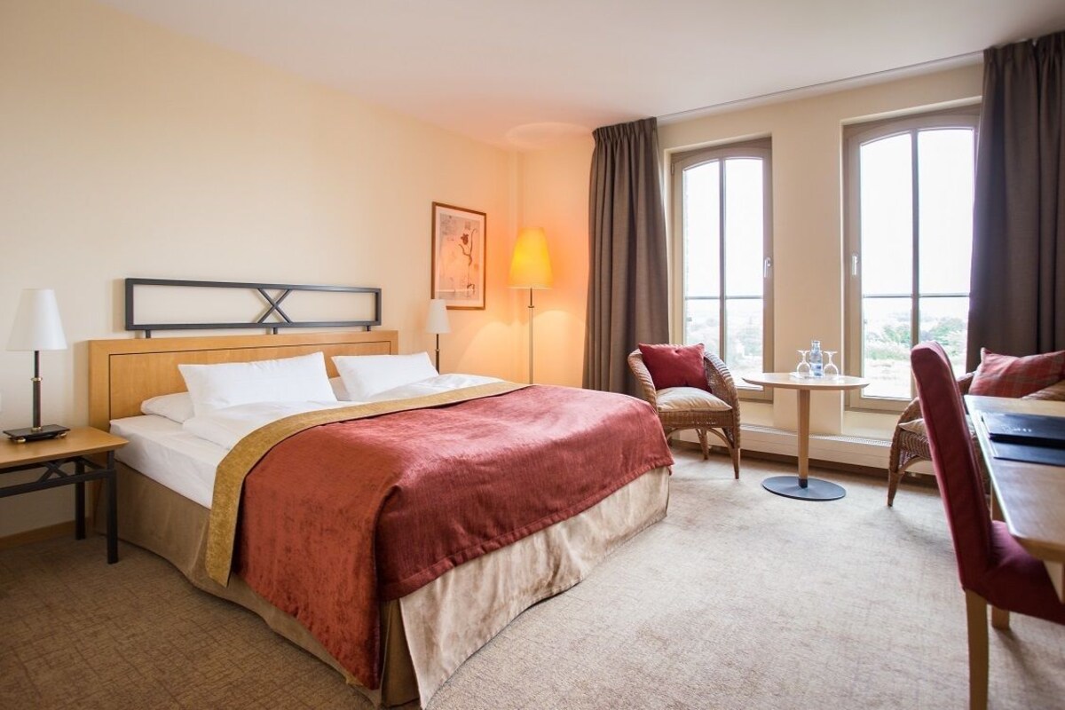 Hypoallergeen beddengoed, een kluis op de kamer, een bureau