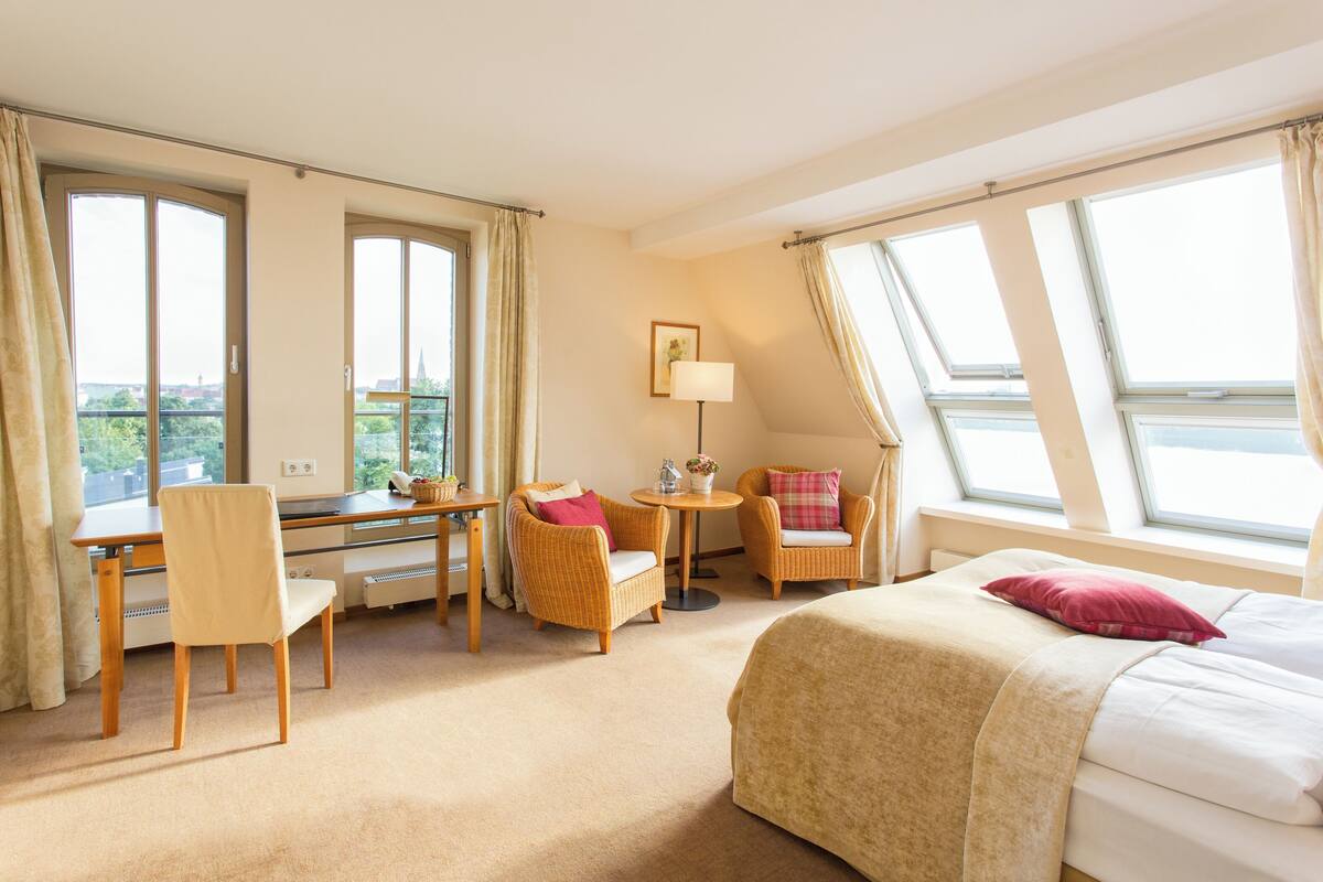 Suite Studio, en bord de lac | Literie hypoallergénique, coffres-forts dans les chambres