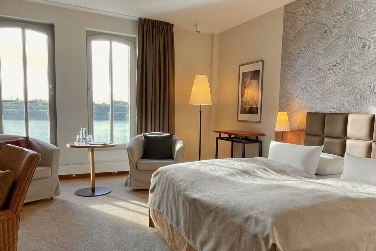 Chambre Double, vue lac | Literie hypoallergénique, coffres-forts dans les chambres